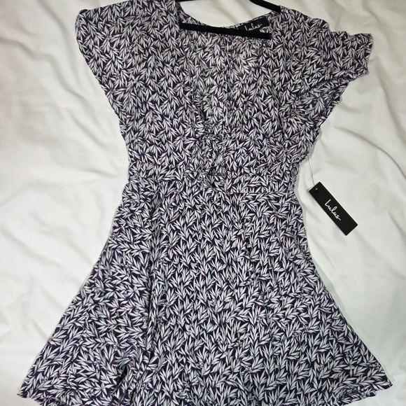 Lulu's Dondi Navy Blue and White Print Romper - Picture 2 of 9